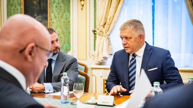 Premiér Fico je nešťastný: Koaličné vzťahy Tarabu a SNS sú na bode mrazu