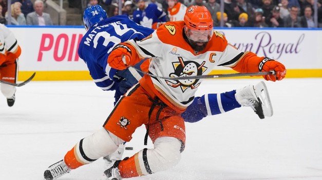 Čech GUDAS si po brutálnom faule zatvoril dvere v NHL