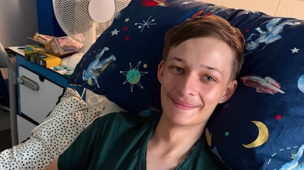 Myslel si, že ho bolí zub. Mladíkovi (19) napokon diagnostikovali agresívnu rakovinu