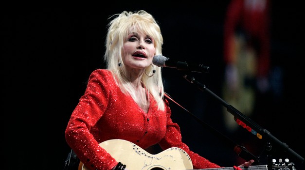 Zomrela spevácka diva Dolly PARTON