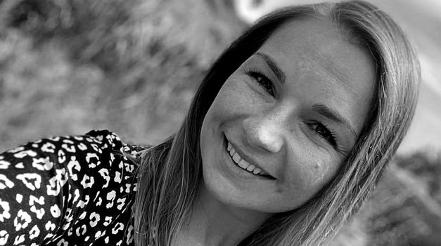 Zomrela česká moderátorka a mama malých dvojičiek Bára TLUCHOŘOVÁ (†37)