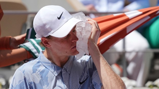 Najväčší ŠOK na Roland Garros. SINNER nečakane končí