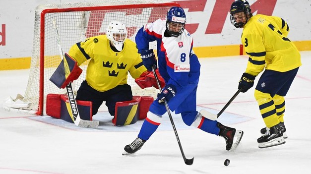 Slovenská hokejová osemnástka tesne prehrala na úvod prestížneho turnaja