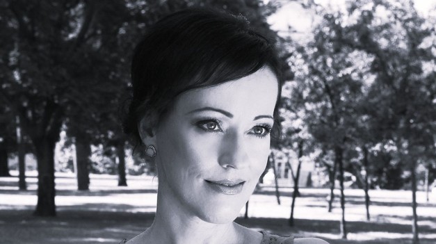 Zomrela autorka ženských románov Jana BENKOVÁ (†55)