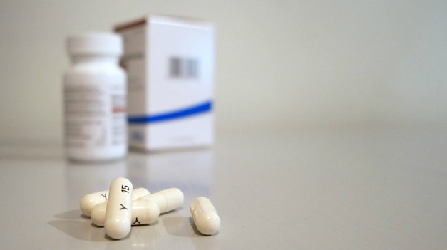 Chcete, aby vám tabletka zabrala čo najrýchlejšie? Záleží to aj od polohy tela, keď ju užívate!