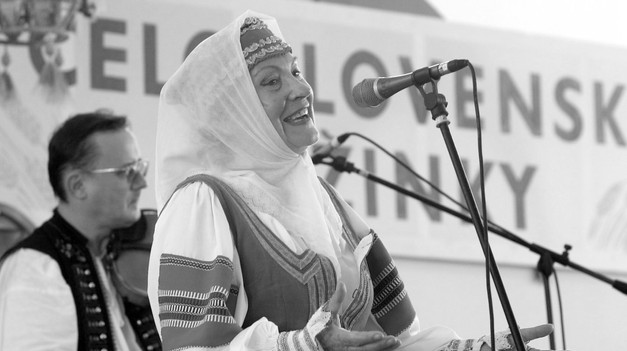 Zomrela Darina Laščiaková. Legendárna interpretka ľudových piesní a etnografka mala 94 rokov