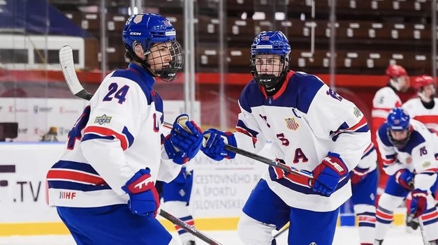 Česi prekvapujúco prehrali, USA dali Švédom 9 gólov