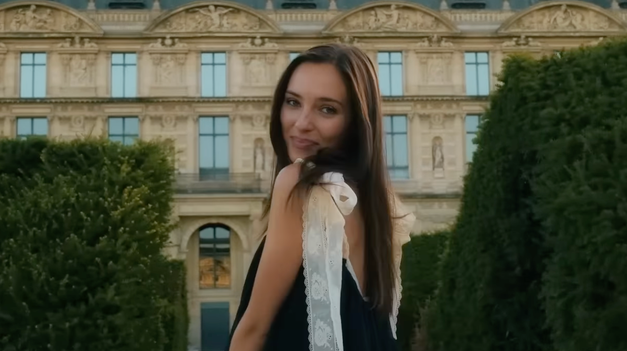 V Gottovej klipoch to graduje V najnovšom je mega sexi, len v spodnej bielizni!