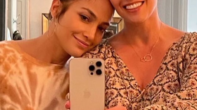 Rovnaké gény, rozdiel len jediný rok: TAKTO vyzerá mladšia sestra Jennifer Lopez!
