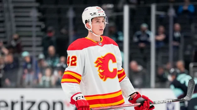 HONZEK vynechal zápas, tréner Flames poskytol strohé informácie
