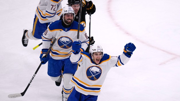 Buffalo prešlo cez Boston, Vegas cez Utah