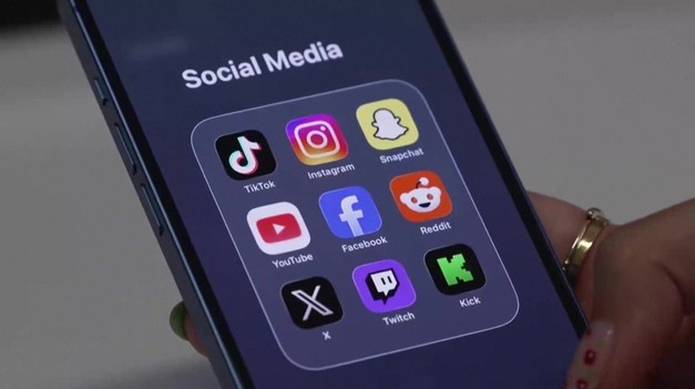 Cítite smútok a stres? Možno trávite priveľa času online
