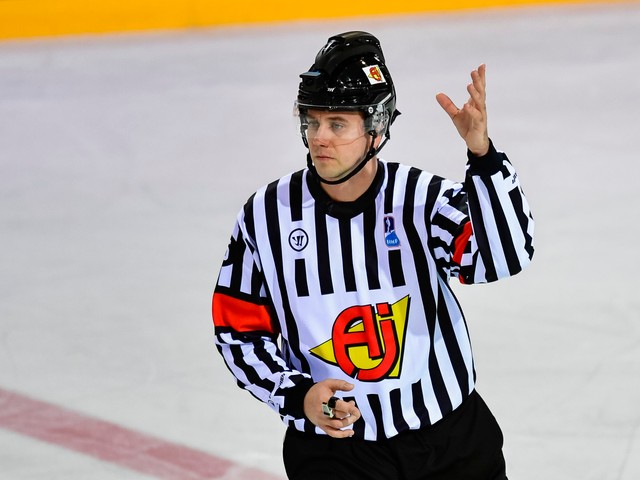 Slovensko má dvojicu rozhodcov pre MS v hokeji. Sú nimi Peter Stano a Oto Durmis