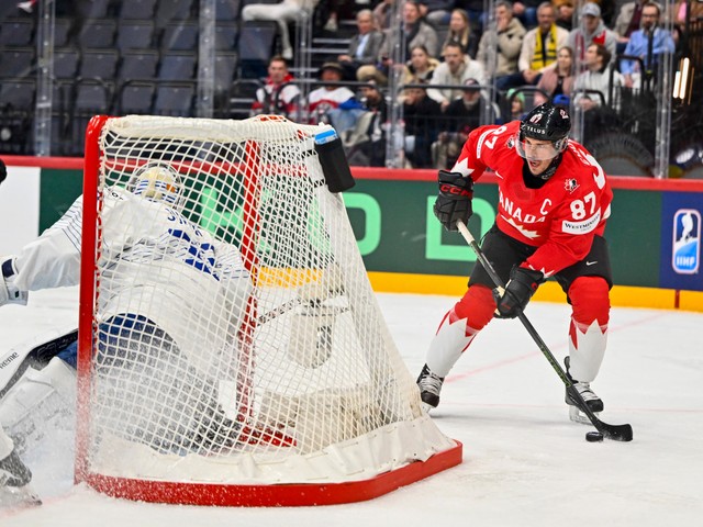 Kanada ide do zápasu so Slovákmi s nabitým kádrom. Sidney Crosby priťahuje všetkých ako magnet