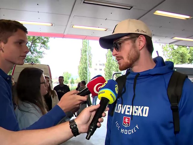 VIDEO: Hokejisti sa po šampionáte úspešne vrátili na Slovensko