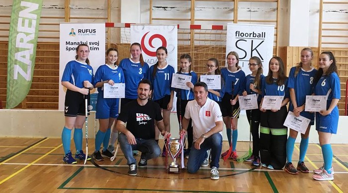 Víťazky krajského turnaja v Trenčianskom kraji - Dievčatá z 8-ročného gymnázia v Partizánskom