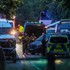 Muž v Dortmunde strieľal na policajtov a zabarikádoval sa s tromi deťmi