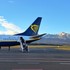 Šéf Ryanairu popiera, že cestujúci po rozbití okna vypadol z lietadla.