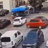 Vodička nezvládla parkovanie, divokou jazdou poškodila šesť áut