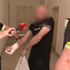 Muž v Nitre najskôr oblieval ľudí vodou, potom útočil rukou v sadre na policajtov