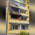 Požiar balkóna zničil časť bytu, hasiči zachránili majetok v hodnote 150-tisíc eur