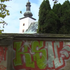 Vandali poškodili historický múr v Prievidzi. Sprejeri sa podpísali priamo na národnej kultúrnej pamiatke