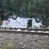 Pri Nitre sa zrazila dodávka s vlakom. Zranili sa dvaja muži