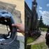 Cyklistku v horách zasiahol blesk. Záchranári zverejnili fotografiu poškodenej prilby