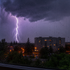 Pozor na počasie! Slovensko zasiahnu búrky, meteorológovia vydali výstrahy