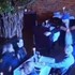 VIDEO: Chcel zastreliť bývalú manželku v reštaurácii. Zbraň nevystrelila