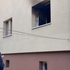 Išlo o sekundy: V byte seniorky horelo, hasiči museli ísť dovnútra cez okno