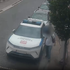 Mladík poškodzoval služobné autá mestskej polície. Kamery odhalili jeho konanie
