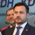 Stachura po ruských útokoch dronov pri hraniciach: Hanbím sa za Ficovu cestu do Moskvy