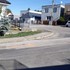 Vodič v Moravanoch zachytil muža ležiaceho na ceste a ušiel. Polícia hľadá svedkov