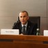 Marošovi Žilinkovi a jeho manželke sa vyhrážajú bombovým útokom. Na mieste zasahuje polícia