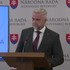 Gašpar: Transakčná daň sa ako celok nezruší. Premiér si otestoval reakciu kritikov