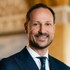 Kto je nový nórsky kráľ Haakon VIII.? Jeho manželku spájajú s Epsteinom, syna odsúdili za znásilnenie