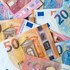 Bezdomovec rozhadzoval tisíce eur na ulici. Odkiaľ ich mal, nepovedal