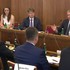 Ostrá výmena Fica a Šimečku na výbore: Slová o príživníckej rodine aj kradnutí