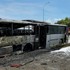 V Nitre pred hypermarketom horí autobus, bol plný žiakov na školskom výlete