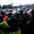 Francúzsko sa pripravuje na ďalšie nepokoje. Do ulíc vyšle 70-tisíc policajtov