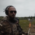 Andrew Tate navštívil ruský výcvikový areál. Na videu skúša vojenskú techniku