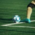 Anglickým futbalistom zmizli kopačky a lopty