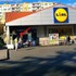 VIDEO: V Lučenci sa strhol zápas muža s SBS-kárkou. Pred políciou začal utekať