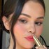 Selena Gomez dokázala, že menej je viac: Tento jednoduchý outfit vás zachráni počas horúčav