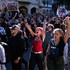 Do Belehradu dorazili tisíce demonštrantov. Študenti pred voľbami mobilizujú Srbsko