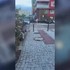 VIDEO: V Bratislave zazneli výstrely. Ľudia v panike utekali do bezpečia