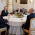 V Prezidentskom paláci sa stretli bývalé hlavy štátu. Okrem diskusie si pochutnali na delikátnom menu
