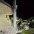 Tragická nehoda pri Nových Zámkoch: Auto zišlo z cesty, vodička narazila do stĺpa aj domu