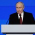 Novinár žijúci v Moskve: Putin nehovorí celú pravdu. Rusko trápi nedostatok benzínu